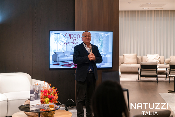 开云APP入口：悦享舒适新姿态：Natuzzi Italia 2024 新品MINDFUL沙发长沙首发(图3)