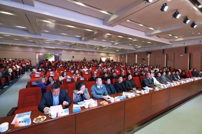 开云APP官网：潮见未来 新系智造 「走进顺职院 共探CMF」精品沙龙精彩回顾(图1)