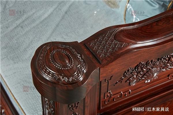 微凹黄檀沙发：展现家庭风貌的重要窗口 万事红红木(图3)