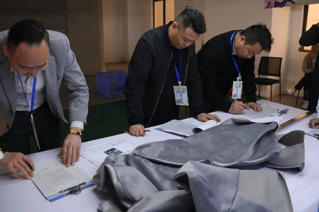 开云APP下载：决赛开锣南海家具产业链系列赛最强工匠+设计入围作品出炉→(图3)