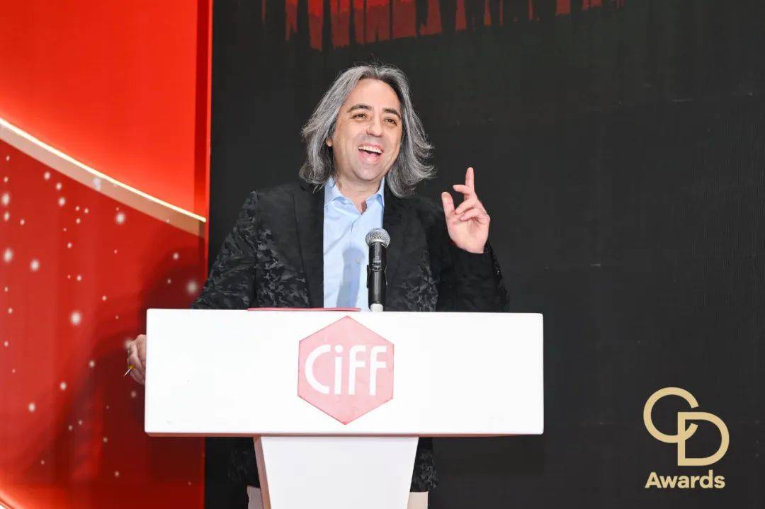 CIFF广州 2025「华钻之星」颁奖典礼（民用家具展专场）盛大举办(图3)