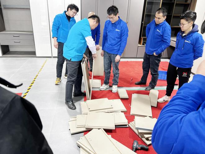 加速师傅职业化居然之家X万师傅首期“全屋定制安装线下实训班”圆满收官(图2)